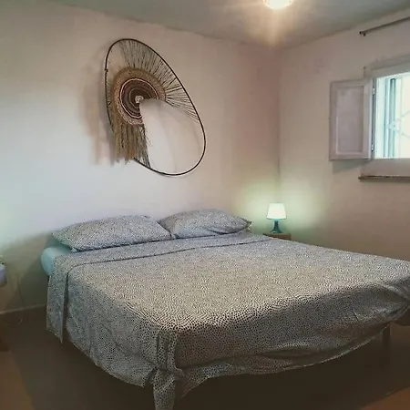 Spacious And Rustic Mediterranean House Apartman