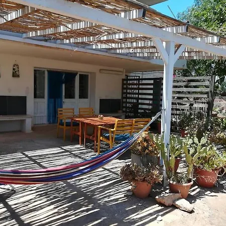 Spacious And Rustic Mediterranean House Apartment Marzamemi