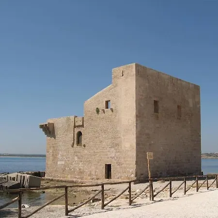 Spacious And Rustic Mediterranean House Apartment Marzamemi